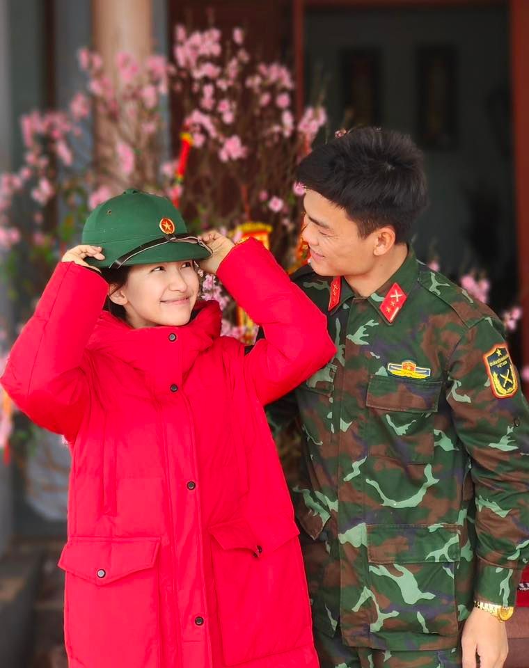 Hòa Minzy: “Đại úy Thăng Văn Cương đã sang nhà xin cưới tôi”